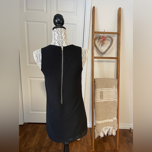 Little black dress - Picture 3 of 4